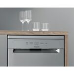Hotpoint 13 Place Settings Freestanding Dishwasher - Silver - Image 9